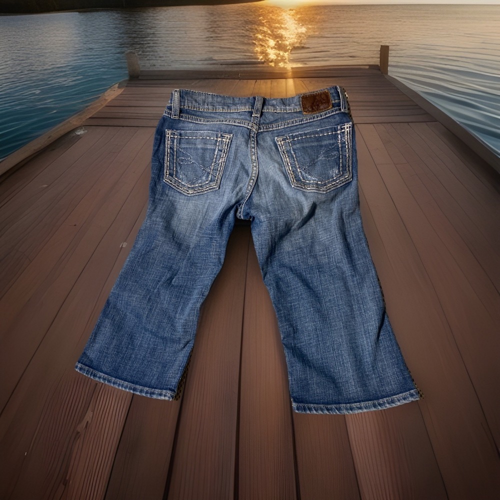 Buckle BKE Jeans Womens‎ 26 Denim Blue Low Rise Capri Lexi Distressed